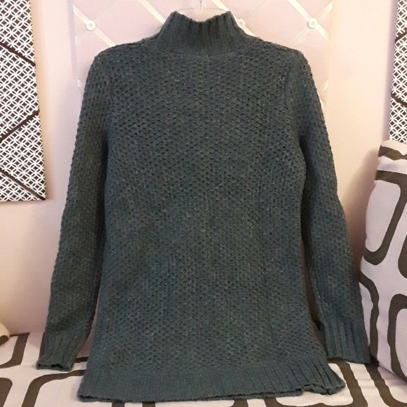 NWT Banana Republic Women's Mock-neck Sweater - Picture 3 of 12